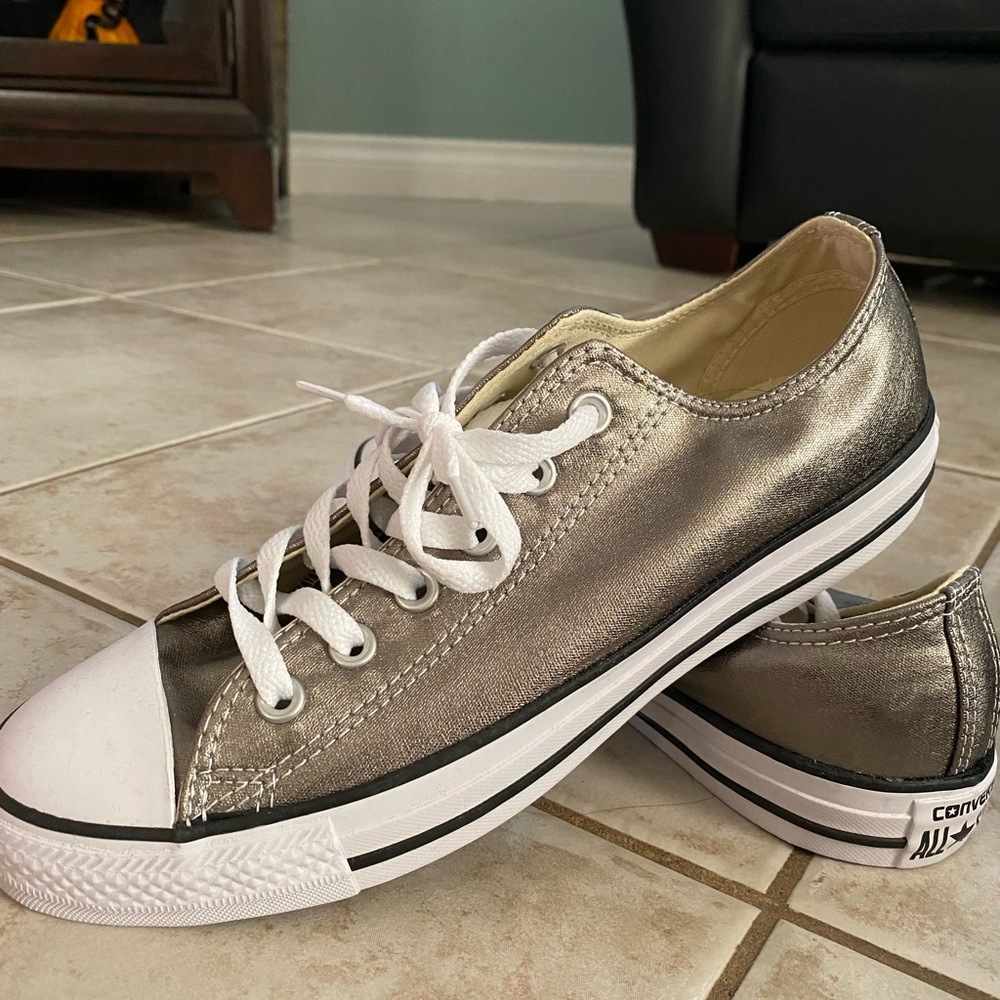 New gold converse